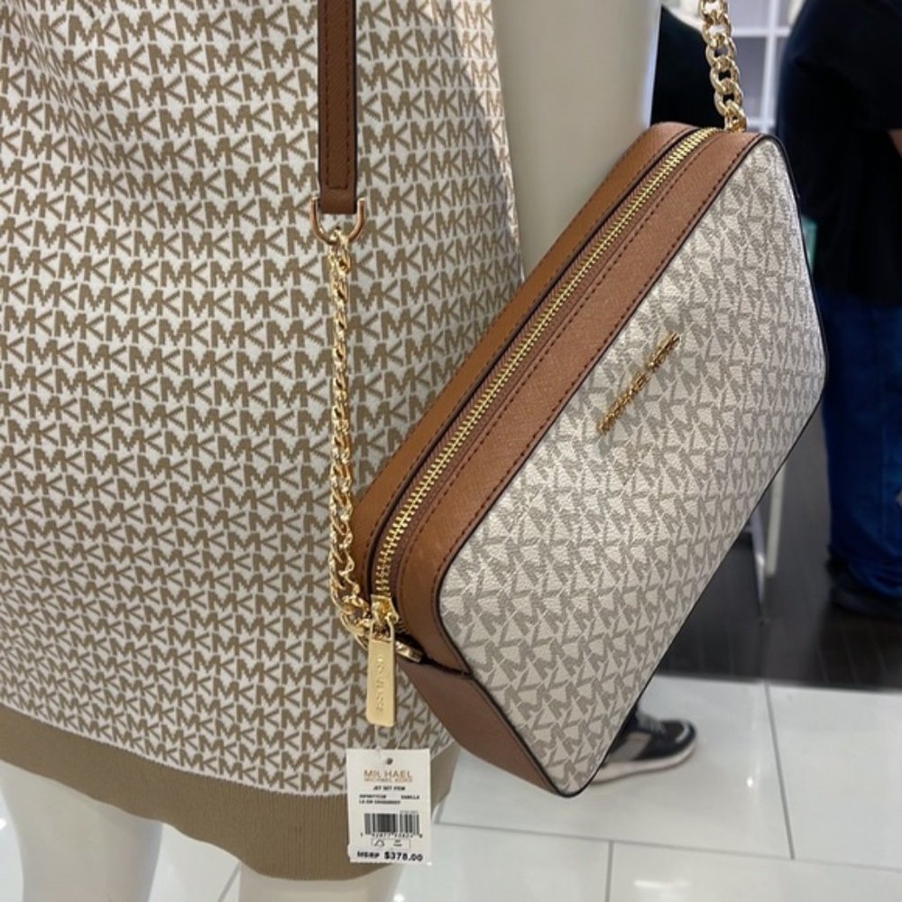 Michael Kors Jet Set Item Large East West Zip Crossbody Vanilla - Picture 12 of 16